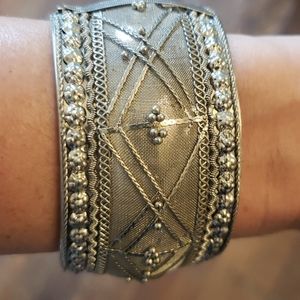 Womens silver toned metal costume bangle braclet